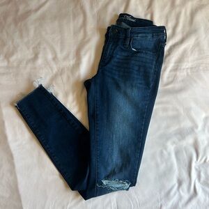 Universal Thread Dark Wash Distressed Skinny Jeans – Size 4/27 – Long Length